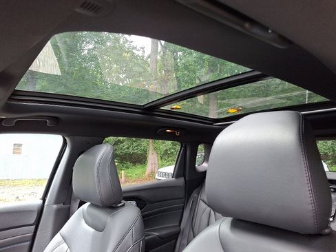 New 2025 Jeep Compass Limited w/ Sun & Sound Group image 8