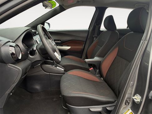 Used 2020 Nissan Kicks SR image 9