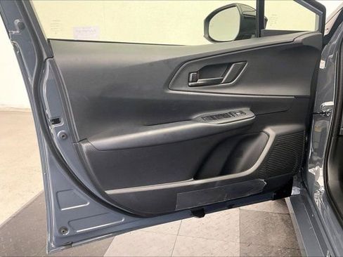 Used 2026 Toyota Prius Plug-In Hybrid FWD image 26