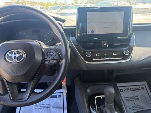 Used 2025 Toyota Corolla LE FWD image 27