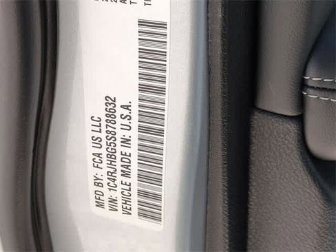 New 2025 Jeep Grand Cherokee Limited image 38