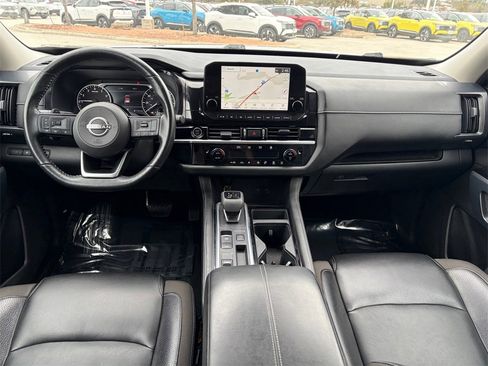 Used 2022 Nissan Pathfinder SL w/ Lighting Package (N92) image 21