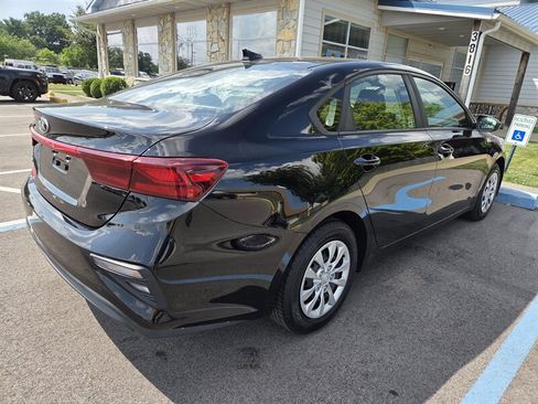 Used 2020 Kia Forte Sedan FWD image 3