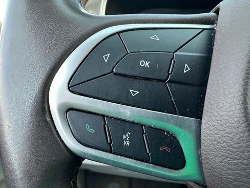 Used 2017 Chrysler Pacifica Touring-L image 24