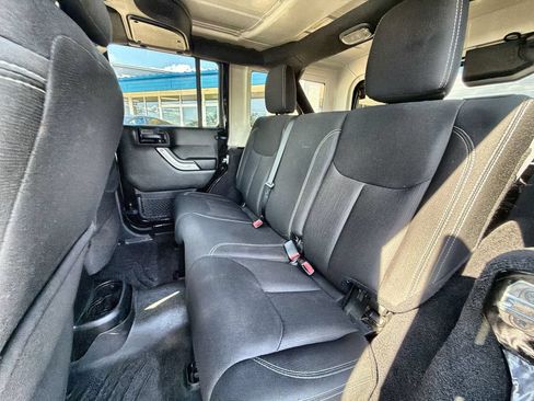 Used 2017 Jeep Wrangler Unlimited Sahara AWD/4WD image 22