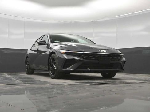 New 2026 Hyundai Elantra Sport FWD image 33