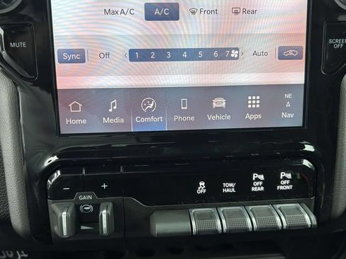Used 2026 RAM 2500 Big Horn AWD/4WD image 27