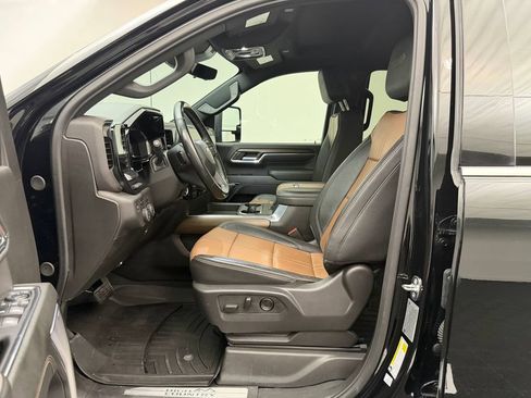 Used 2024 Chevrolet Silverado 3500 High Country w/ Technology Package AWD/4WD image 5