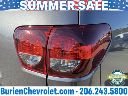 Used 2022 Toyota Sequoia TRD Sport AWD/4WD image 39