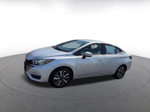 Used 2025 Nissan Versa SV FWD image 8