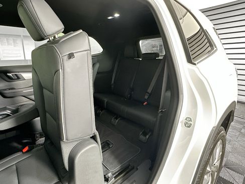 Used 2025 Buick Enclave Preferred image 29