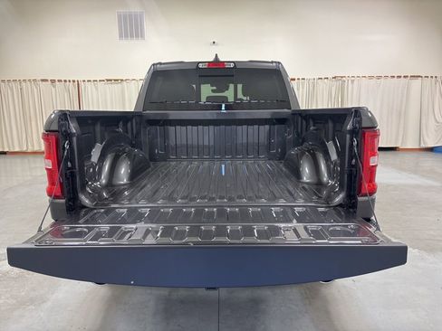 New 2026 RAM 1500 Laramie AWD/4WD image 9