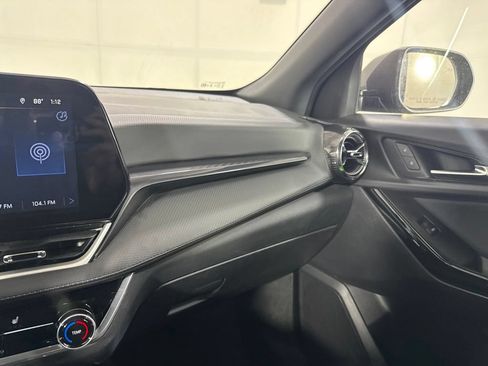 Used 2025 Chevrolet Equinox LT AWD/4WD image 29