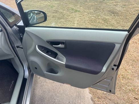 Used 2010 Toyota Prius Two image 21