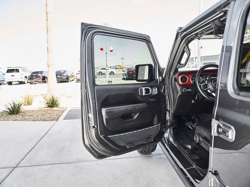 Used 2019 Jeep Wrangler Unlimited Rubicon AWD/4WD image 17