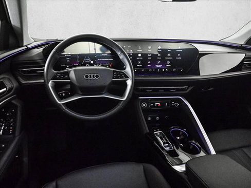 Certified 2025 Audi Q5 Premium w/ Convenience Package AWD/4WD image 17