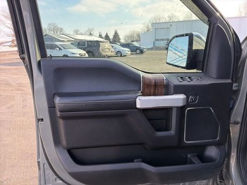 Used 2019 Ford F150 Lariat w/ Equipment Group 502A Luxury AWD/4WD image 20