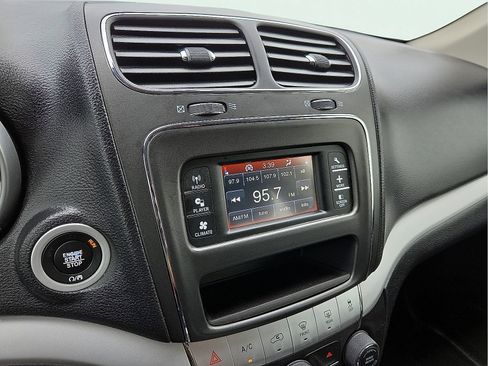 Used 2020 Dodge Journey SE w/ Blacktop Package FWD image 16