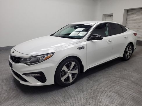 Used 2020 Kia Optima S FWD image 2