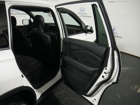 Used 2023 Honda Passport EX-L image 8