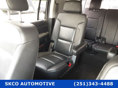 Used 2018 Chevrolet Suburban Premier image 27