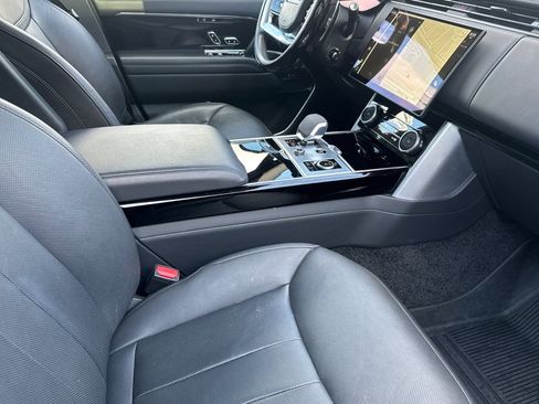 Certified 2023 Land Rover Range Rover Long Wheelbase SE AWD/4WD image 18