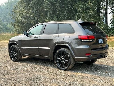 Used 2021 Jeep Grand Cherokee Laredo X AWD/4WD image 7