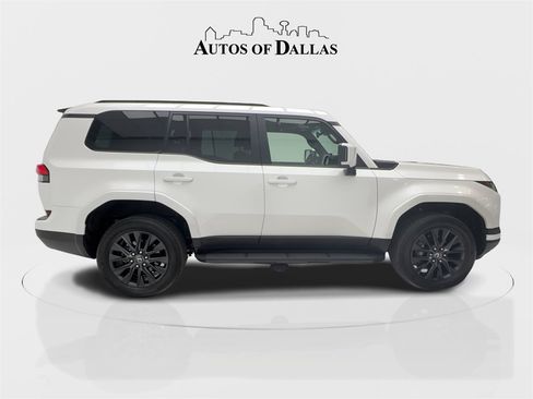 Used 2024 Lexus GX 550 image 9