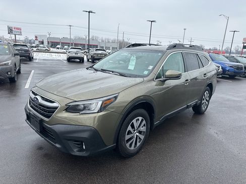 Certified 2022 Subaru Outback Premium image 3