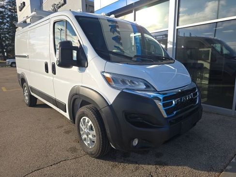 Used 2025 RAM ProMaster 2500 w/ Quick Order Package 22G SLT FWD image 1