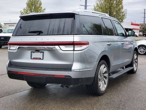 Used 2023 Lincoln Navigator Reserve AWD/4WD image 3