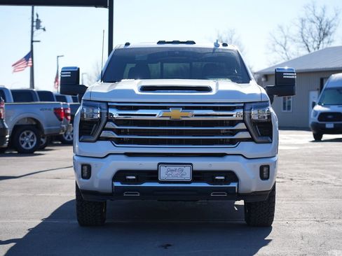 Used 2024 Chevrolet Silverado 3500 High Country w/ High Country Premium Package image 8