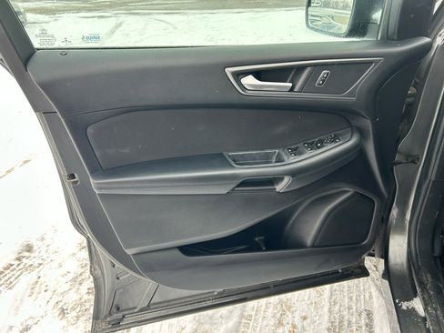 Used 2017 Ford Edge SE image 14