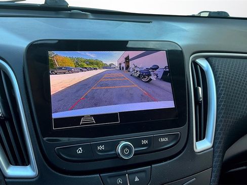 Used 2023 Chevrolet Malibu LT image 14