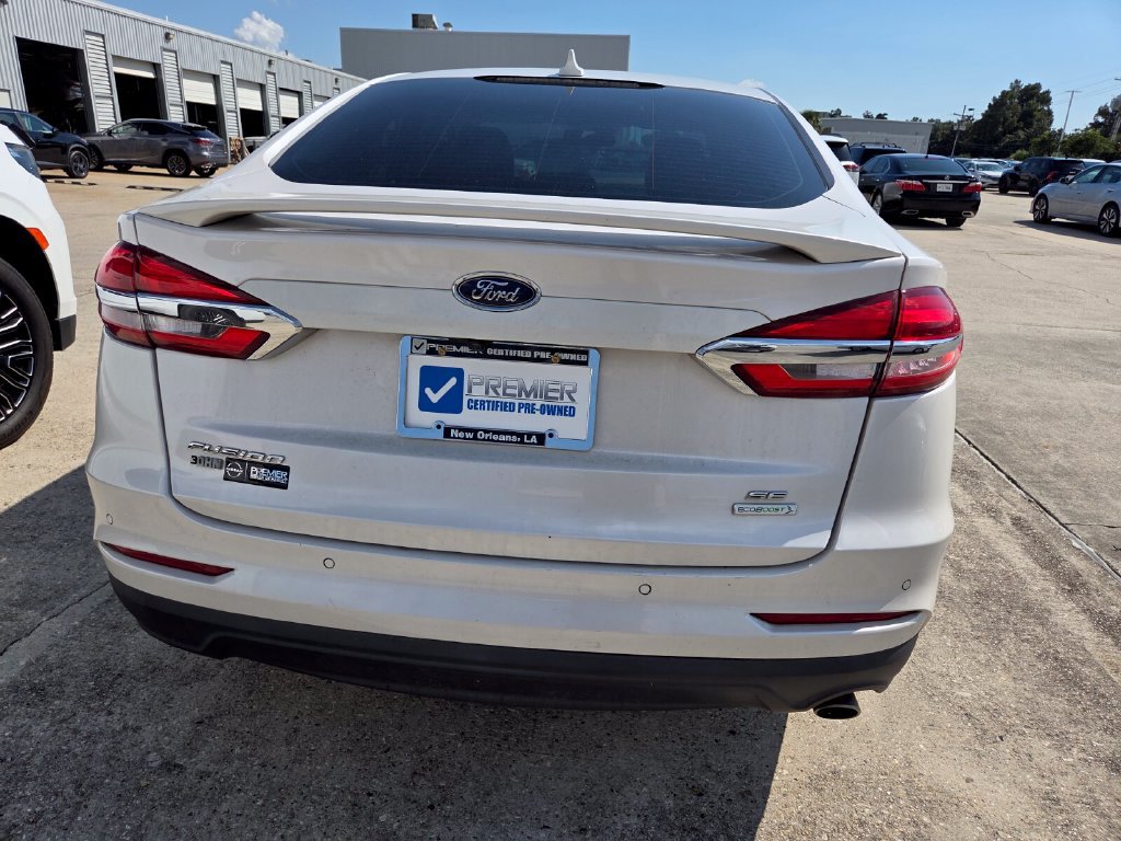 Used 2019 Ford Fusion SE w/ Equipment Group 151A FWD image 3