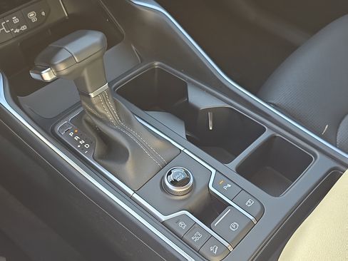 Certified 2025 Kia Sorento S image 29