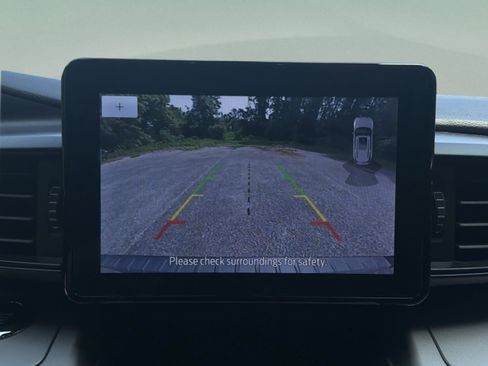 Used 2023 Ford Explorer XLT RWD image 15
