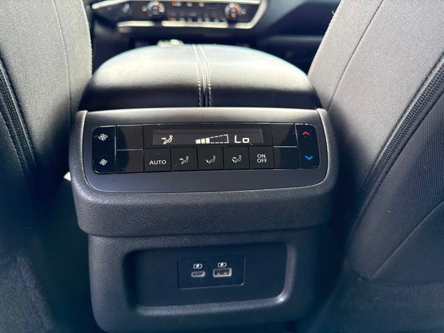 Used 2023 Nissan Pathfinder SV AWD/4WD image 21