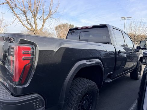 Used 2024 GMC Sierra 2500 AT4X w/ AT4X AEV Edition image 5