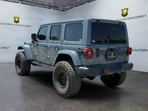 Used 2024 Jeep Wrangler Unlimited Sahara w/ Technology Group AWD/4WD image 3