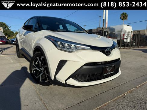 Used 2020 Toyota C-HR XLE FWD image 1