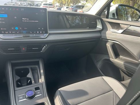 New 2026 Volkswagen Tiguan SE AWD/4WD image 11