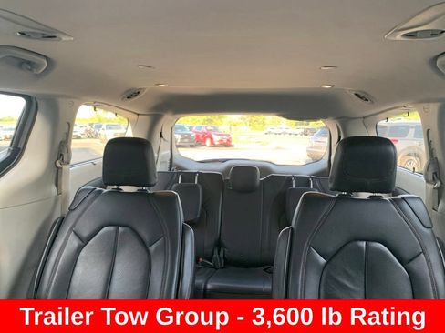 Used 2017 Chrysler Pacifica Touring-L Plus FWD image 8