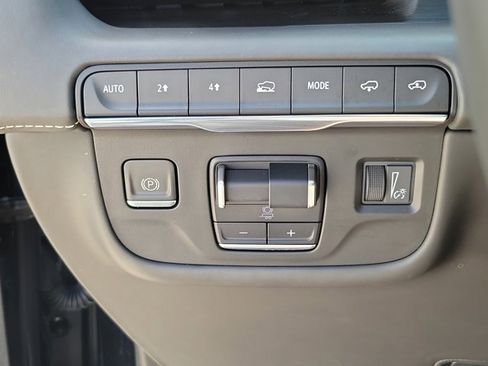 Used 2022 Cadillac Escalade Sport Platinum image 22