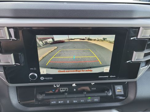 Used 2023 Toyota Tundra SR5 w/ SR5 Convenience Package AWD/4WD image 16