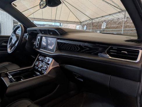 Used 2023 GMC Yukon Denali image 24