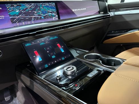 Certified 2026 Cadillac Escalade Luxury image 14