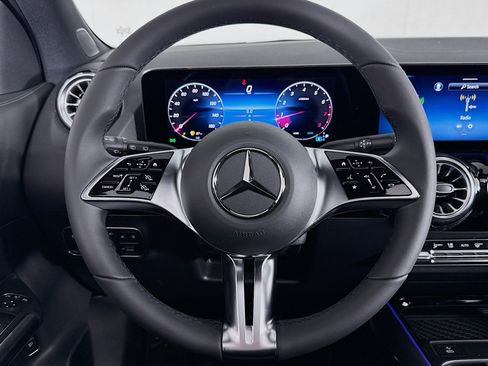 New 2026 Mercedes-Benz GLA 250 image 17