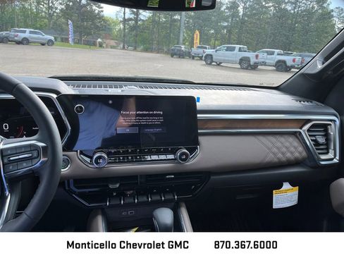 New 2026 GMC Canyon Denali w/ LPO, Black Badging Package image 18