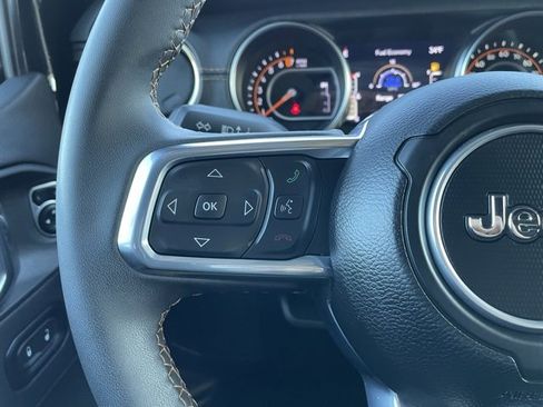 Used 2023 Jeep Gladiator Overland image 14